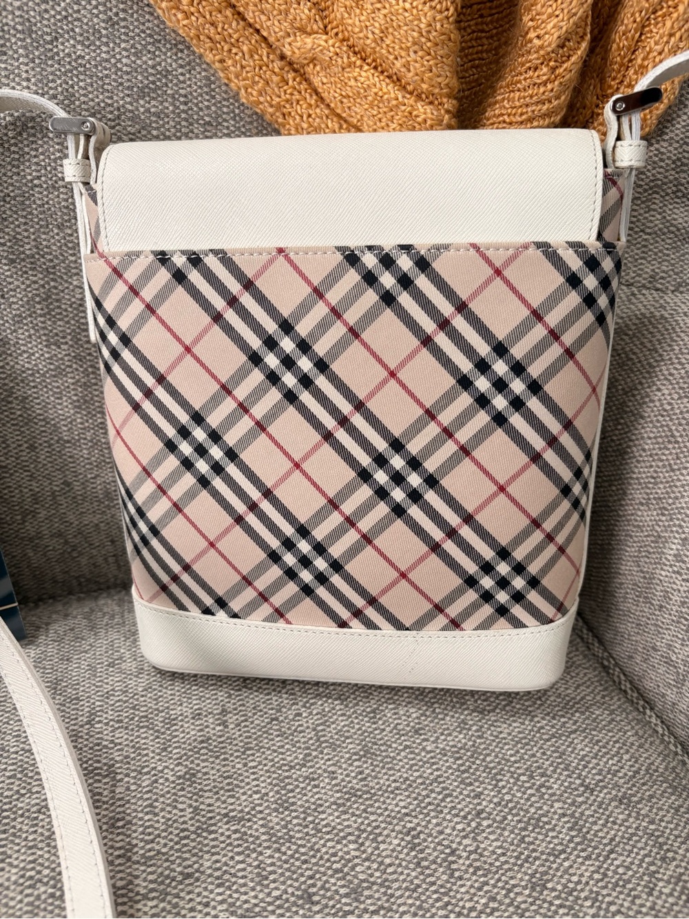 Burberry White Leather & Beige Nova Check Crossbody Bag - Picture 6 of 16